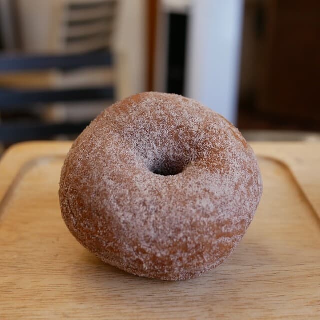 haritts Uehara: Artisan Doughnuts in a Renovated House