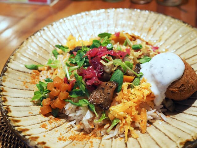 Honkatry: Complex, Single-Plate Curry Lunches