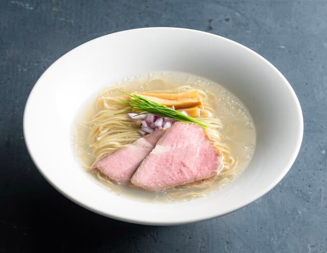 Shinjiko Shijimi Chuka Soba Kohaku Tokyo honten: Clam Broth Ramen