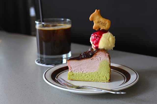 TINY PARADISE COFFEE: Specialty Coffee & Basque Cheesecake
