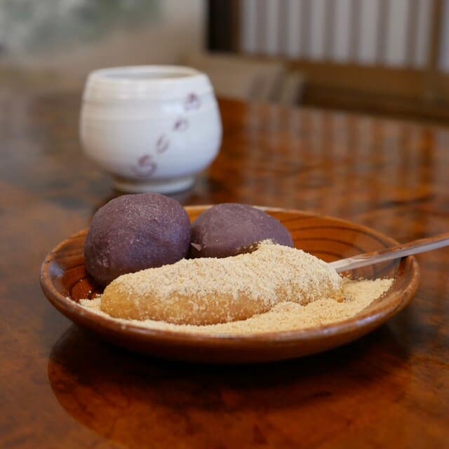 Awamochidokoro Sawaya: Edo-Era Millet Mochi