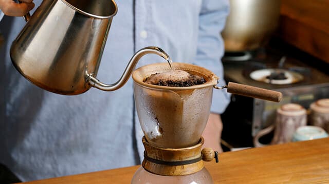 Ichikawa Ya Coffee: Artisanal Coffee and Fruit Sando