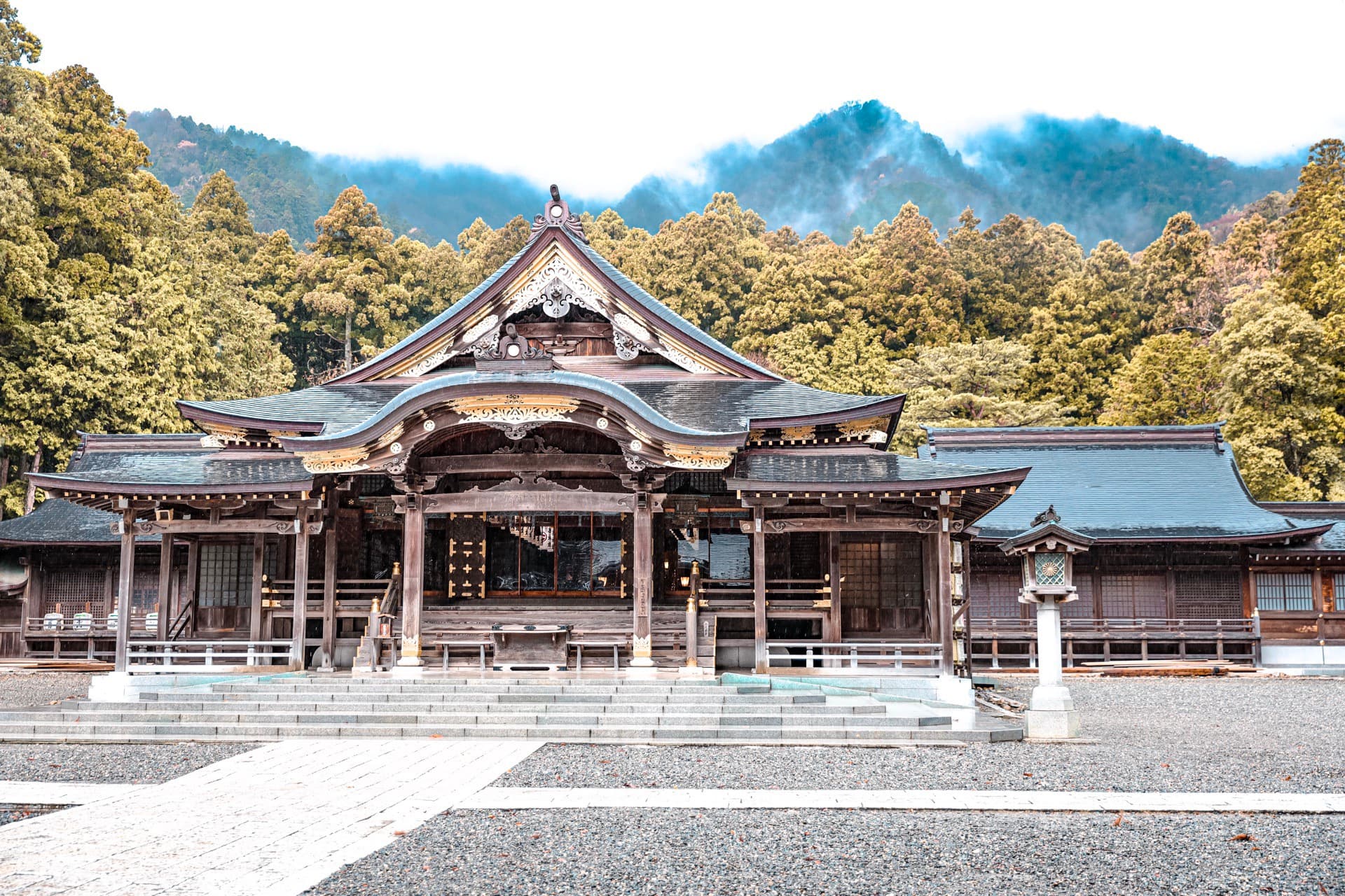 Yahiko Shrine